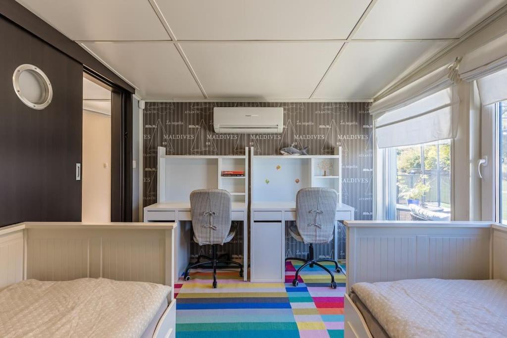 Ocarujuci Houseboat Na Dunaji Bratislava Exterior foto