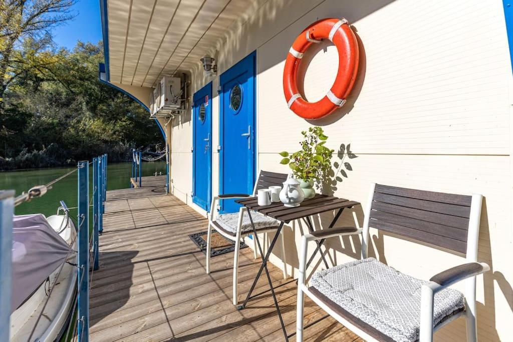 Ocarujuci Houseboat Na Dunaji Bratislava Exterior foto